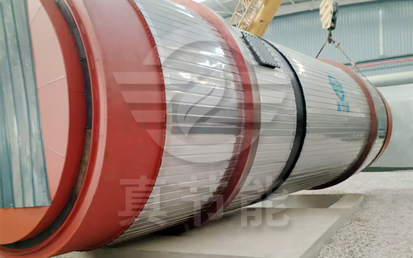 金屬污泥干燥設(shè)備吊裝現(xiàn)場(chǎng)